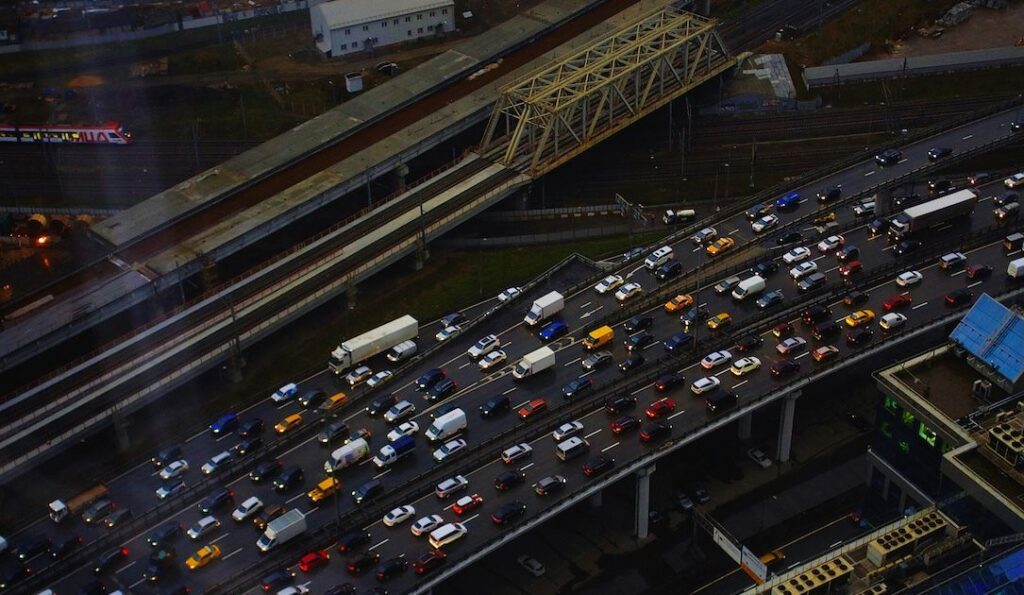 Malicious apps prey on Russians’ anxiety about fuel prices, drone strikes